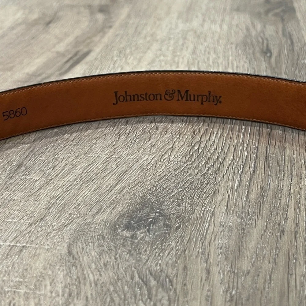 Johnston & Murphy Size 36 Genuine Leather Tumbled Glove Brown Silver Buckle Belt